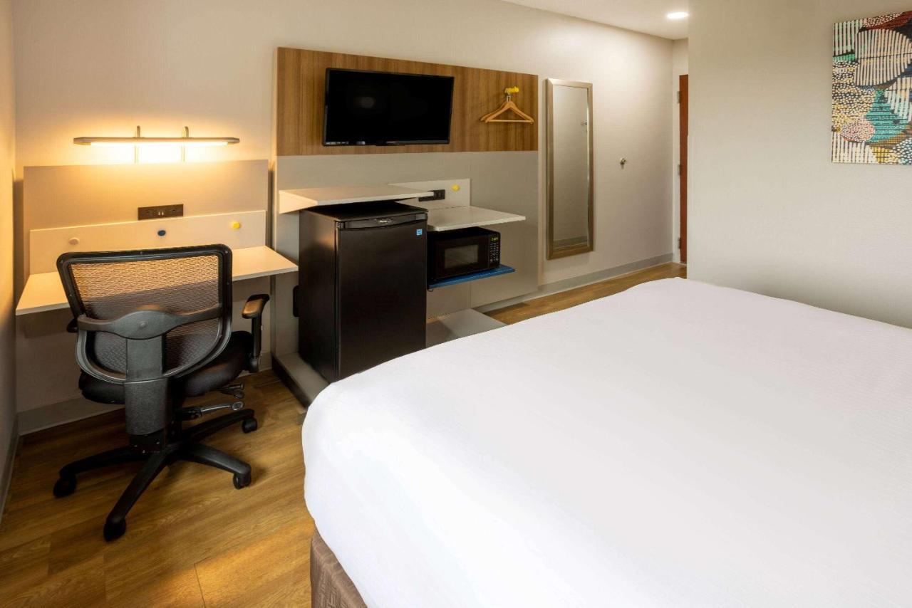 Microtel Inn And Suites - Salisbury Buitenkant foto