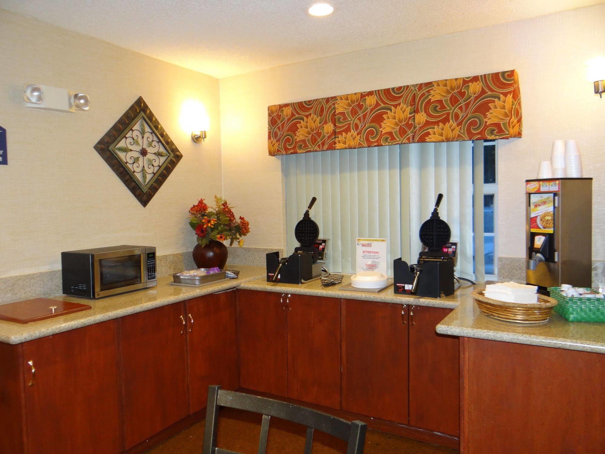 Microtel Inn And Suites - Salisbury Buitenkant foto